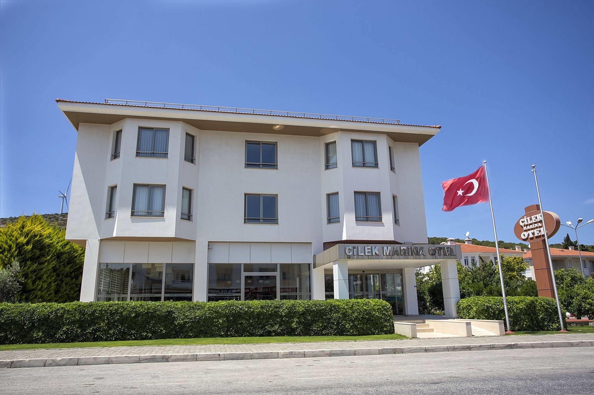 Cilek Marina Hotel Çeşme Exterior foto